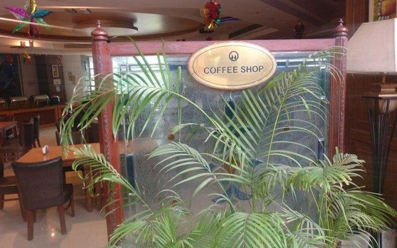 Hotel Raj Hans, Faridabad Zewnętrze zdjęcie